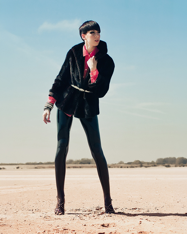 Rhina De La Tex - Highstyle Fashion in the sand